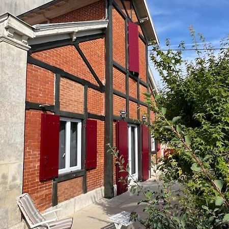 La Petite Angerienne Villa Saint-Jean-dʼAngély Buitenkant foto